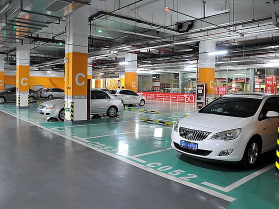 地下停車場地面選用環氧地坪漆的優點