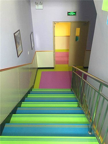 幼兒園樓梯踏步