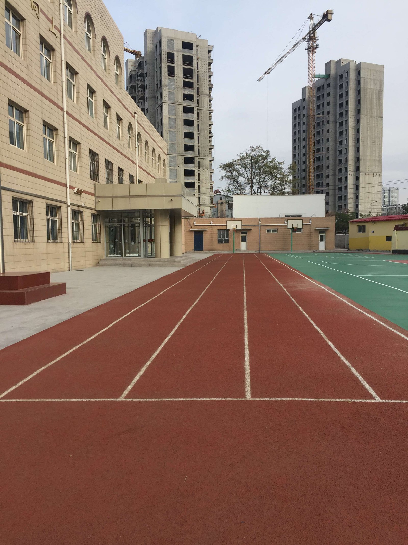 透氣型塑膠跑道施工